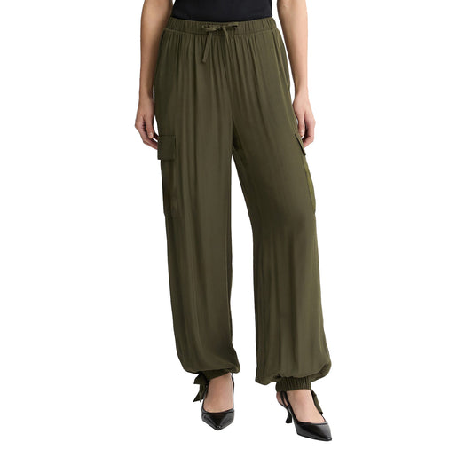 Pantaloni Cargo Donna con fiocchi alle caviglie modella frontale