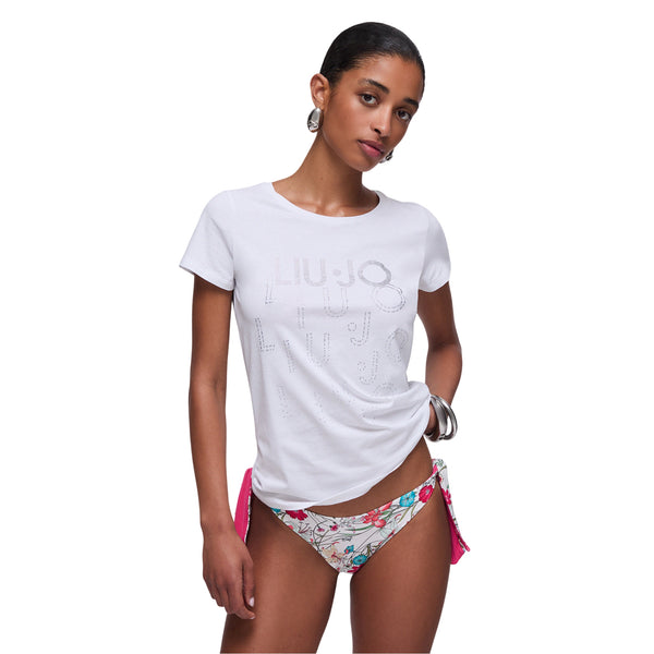 T-shirt bianca Donna con numerosi loghi con strass modella frontale