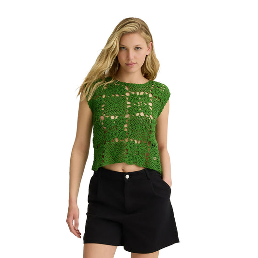 Top Donna in maglia crochet Verde modella frontale