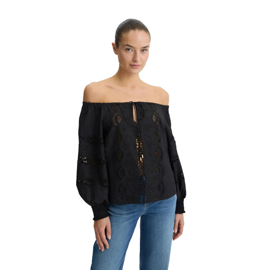 Blusa donna in cotone nero con ricami modella frontale
