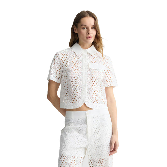 Camicia Donna cropped con ricami bianco modella frontale