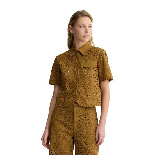 Camicia Donna cropped con ricami marrone modella frontale