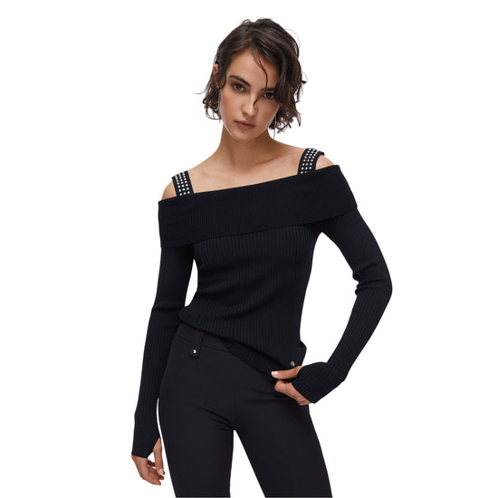Maglia Donna modello off-shoulders Nero modella frontale