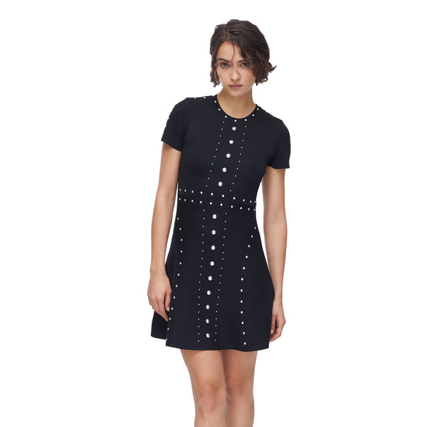 Abito corto Donna in maglia nera con borchie modella frontale