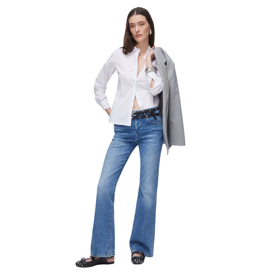 Camicia bianca impreziosita con ricami gioiello sul collo