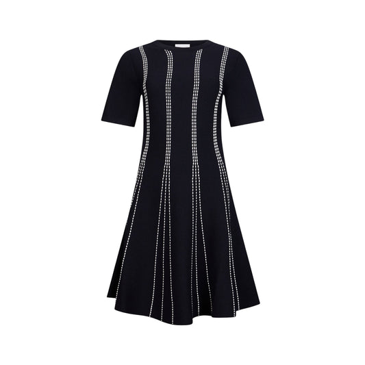 Abito blu in maglia con linee bianche verticali