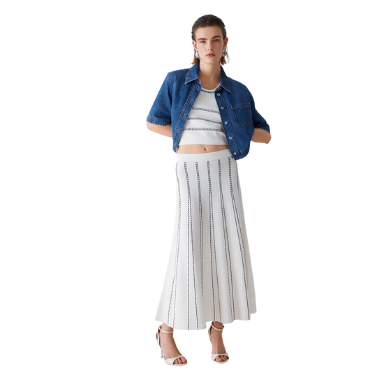 Gonna bianca lunga in maglia con cuciture blu