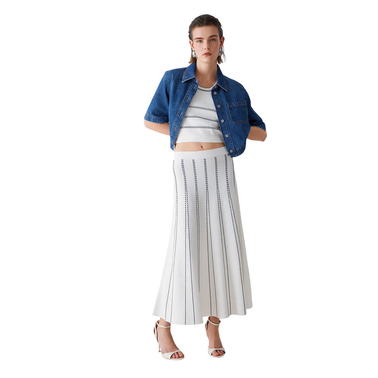 Gonna bianca lunga in maglia con cuciture blu