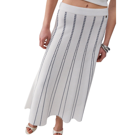 Gonna bianca lunga in maglia con cuciture blu