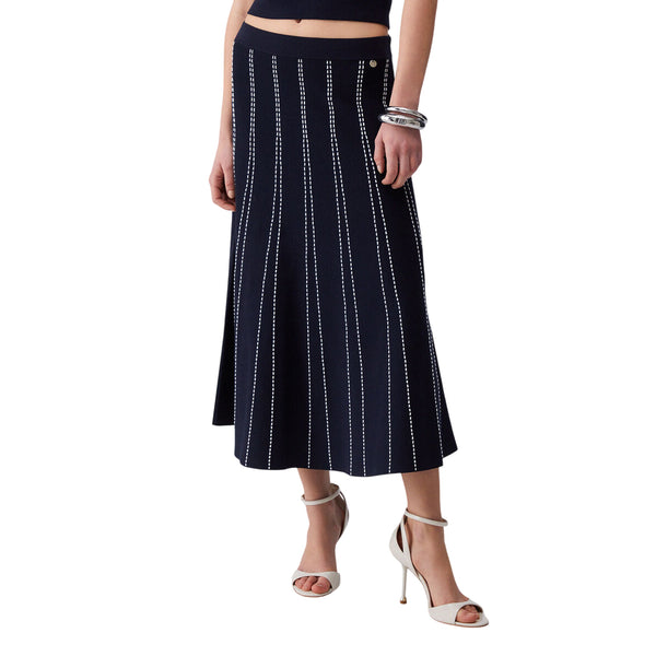 Gonna blu lunga in maglia con cuciture bianche