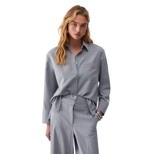 Camicie grigia gessata con tasca con borchie