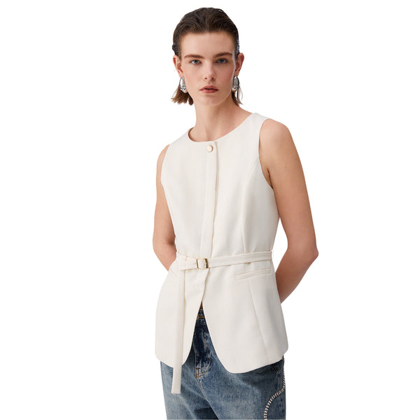 Gilet Donna con cintura sur ton in vita modella frontale