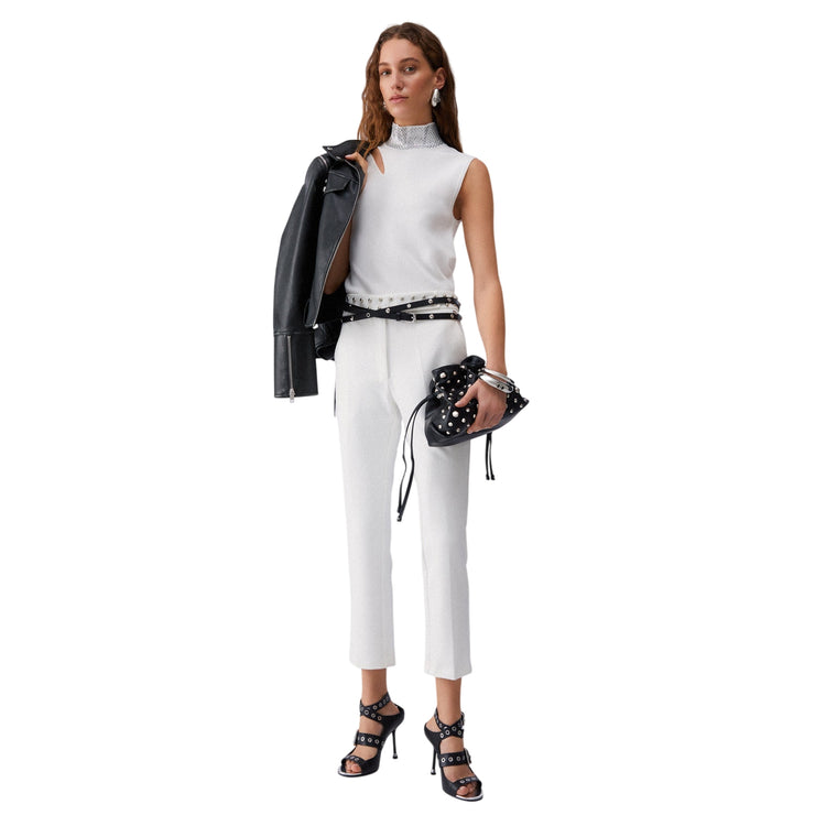 Top Donna Bianco con applicazione strass modella intera frontale