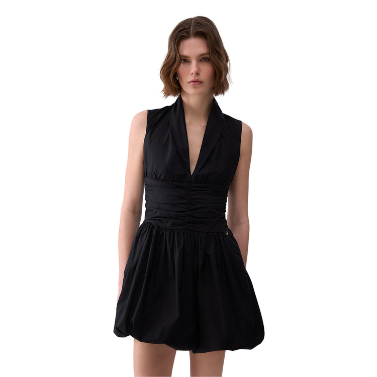 Abito corto Donna Nero con cut out modella frontale