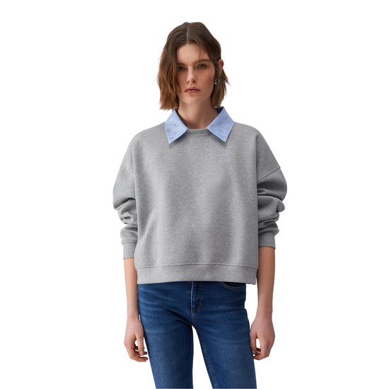 Felpa Donna con colletto Oxford rimovibile modella frontale