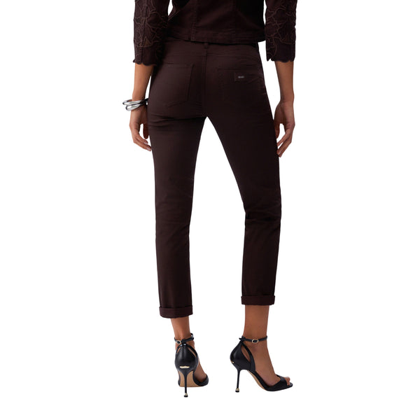 Pantaloni da donna skinny in raso e con risvolto in marrone