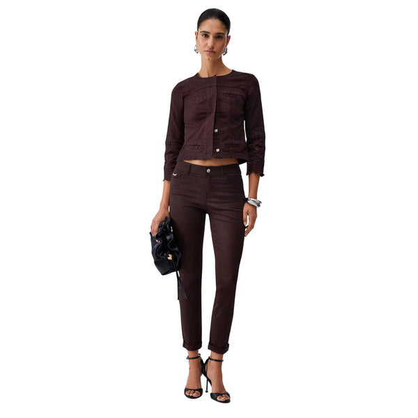 Pantaloni da donna skinny in raso e con risvolto in marrone