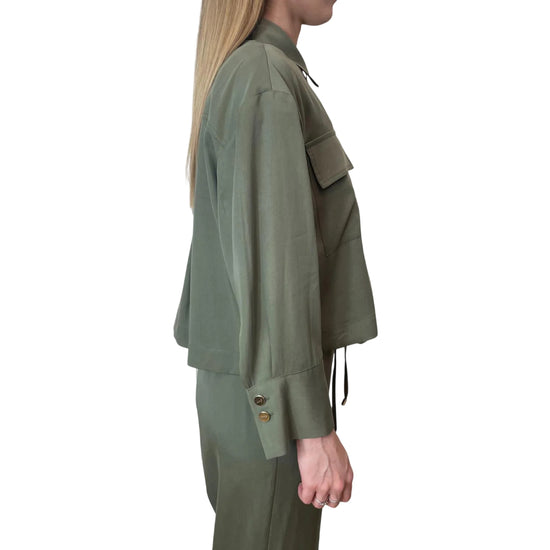 Camicia verde oliva con tasche sul petto