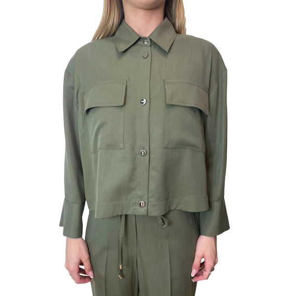 Camicia verde oliva con tasche sul petto