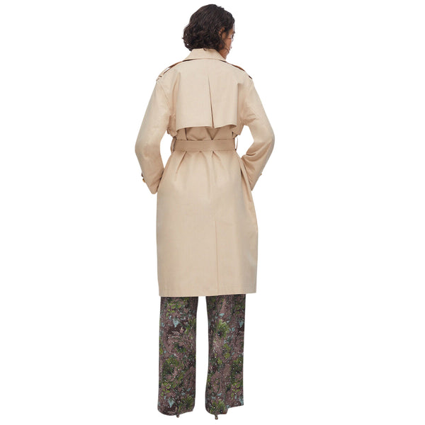 Trench beige con foulard in vita