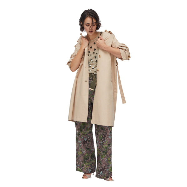 Trench beige con foulard in vita