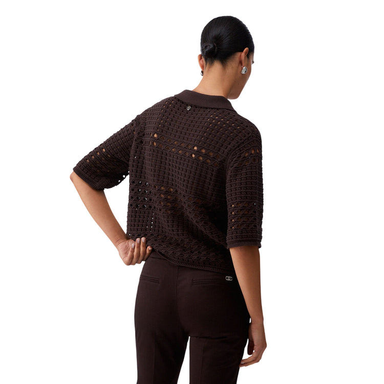 Maglia forata marrone in crochet 