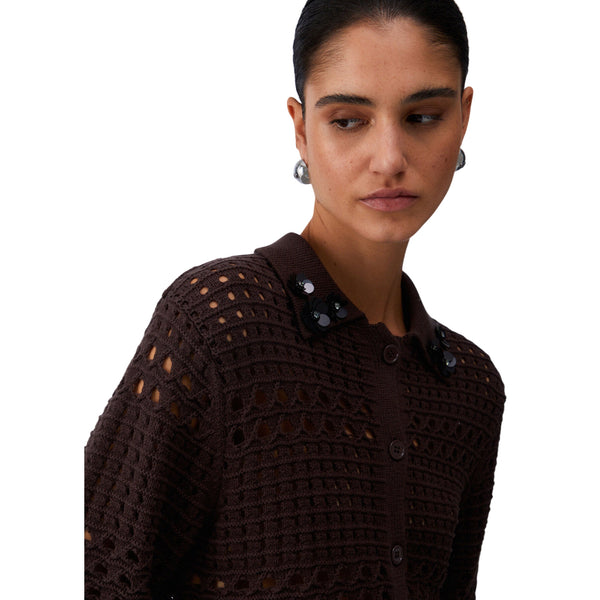 Maglia forata marrone in crochet 