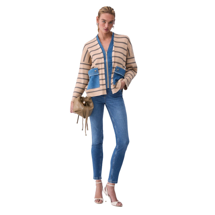Cardigan Donna con maxi tasche applicate modella intera frontale