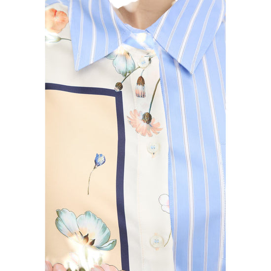 Camicia da donna celeste a righe con stampa