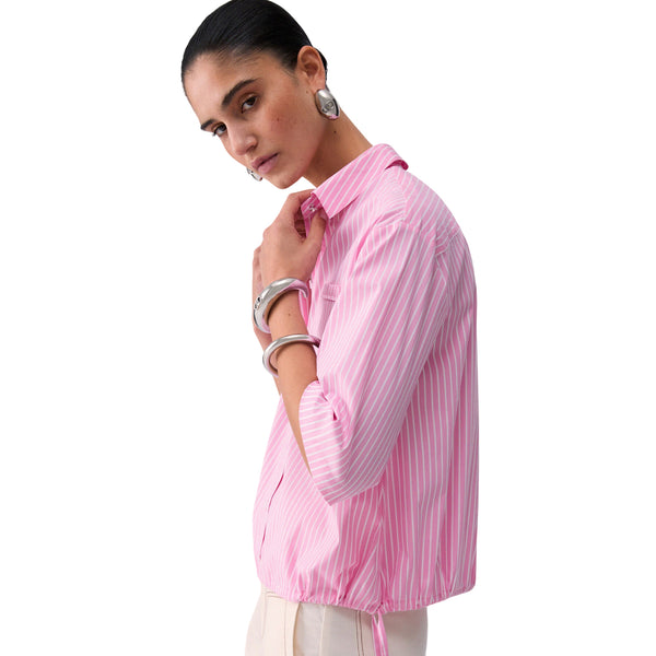 Camicia rosa con righe bianche a mezze maniche