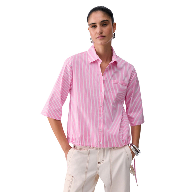 Camicia rosa con righe bianche a mezze maniche
