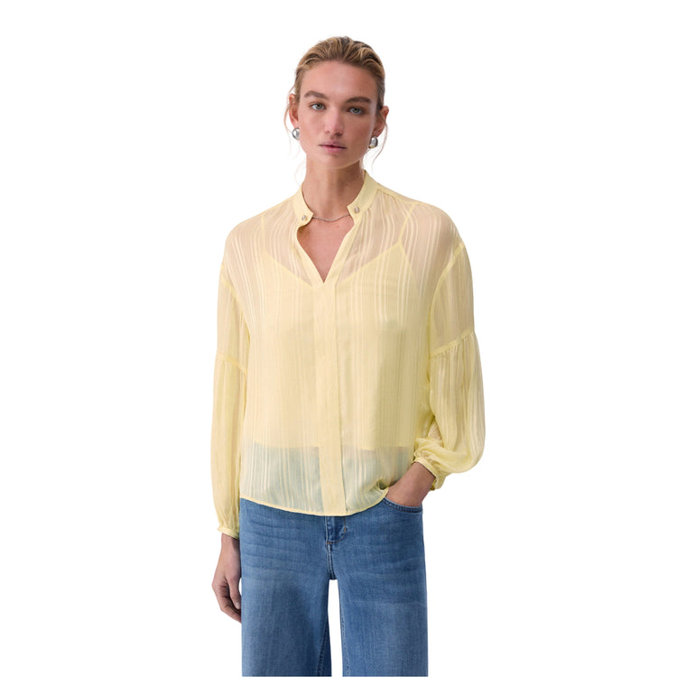 Blusa Donna Gialla con catenina gioiello modella frontale
