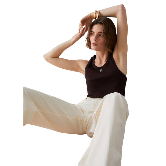 Top marrone scuro a coste