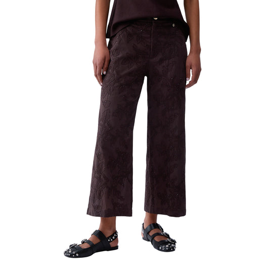 Pantalone Donna con ricami con paillettes marrone modella frontale