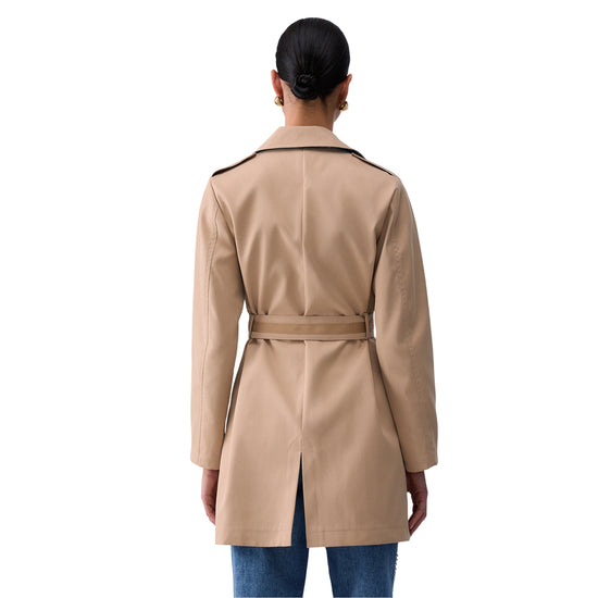 Trench lungo Donna con cintura Beige modella retro