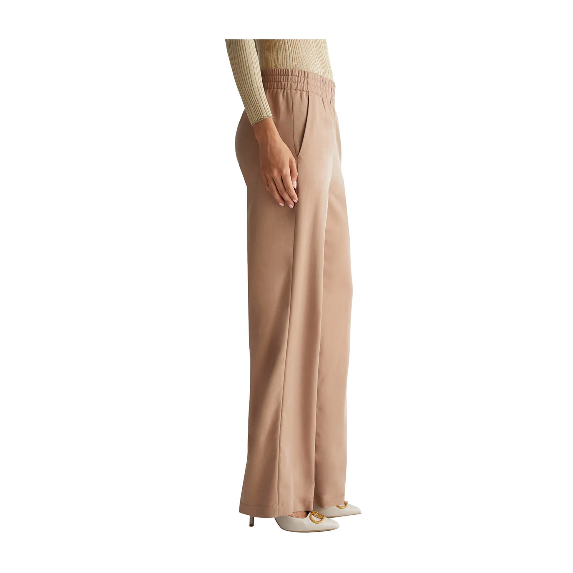 Pantaloni Donna con cintone elastico in vita beige modella laterale