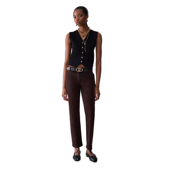 Pantalone Donna a sigaretta marrone scuro modella intera frontale
