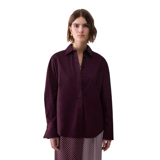 Camicia Donna con inserto jacquard sul retro modella frontale