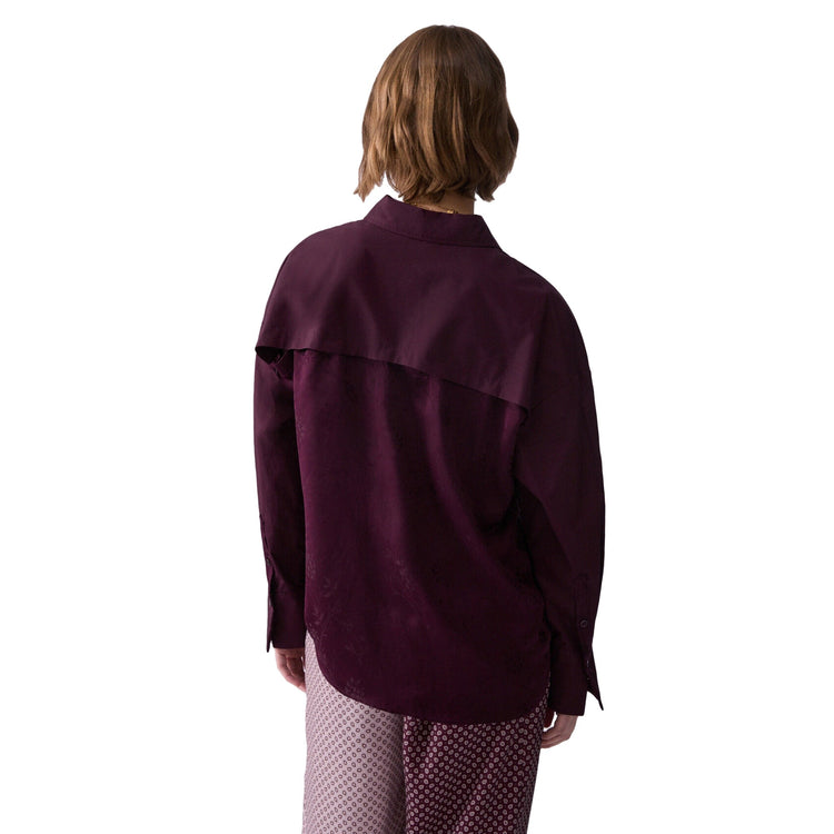 Camicia Donna con inserto jacquard sul retro modella retro