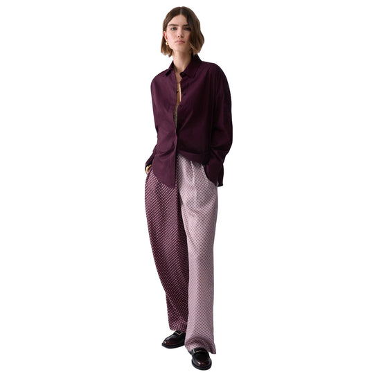 Camicia Donna con inserto jacquard sul retro modella intera frontale