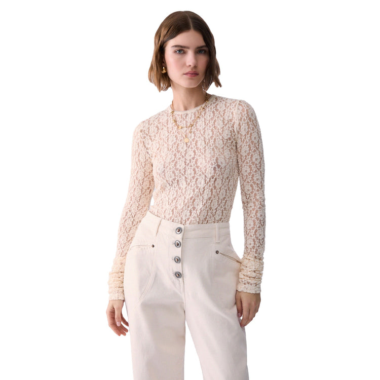 Top Donna in pizzo panna modella frontale