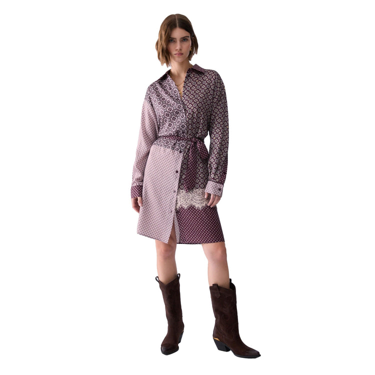 Abito corto Donna con cintura coordinata modella frontale