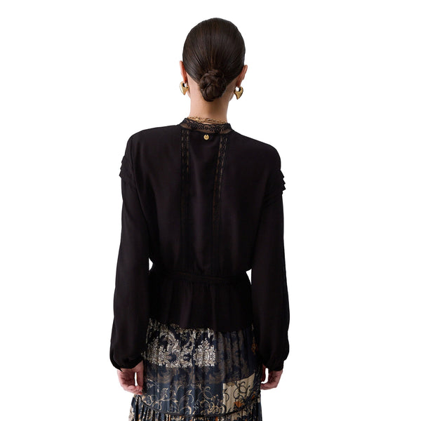 Camicia Donna co dettagli pizzo Nero modella retro