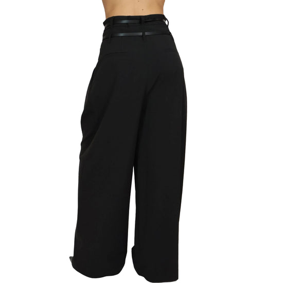 Pantalone nero Donna con cintura doppia, modella retro