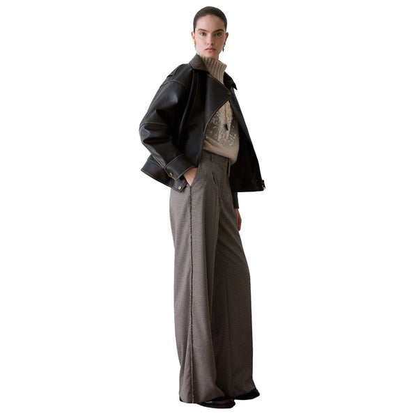 Pantalone Donna in pied de poule, modella laterale