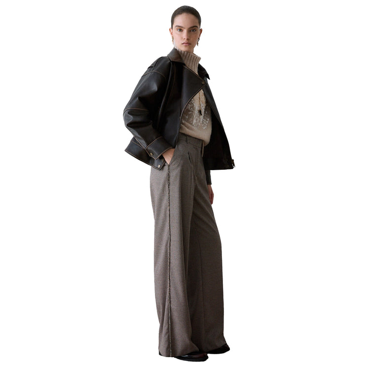 Pantalone Donna in pied de poule, modella laterale