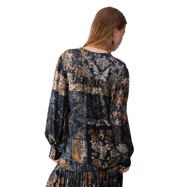 Blusa Donna con stampa all over modella retro