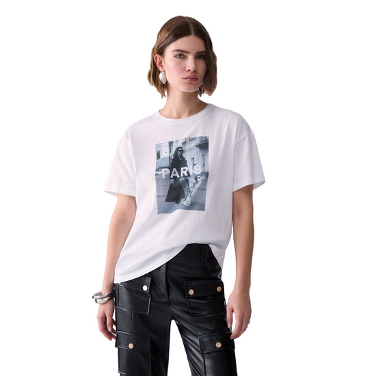 T-shirt bianca Donna con stampa frontale modella frontale