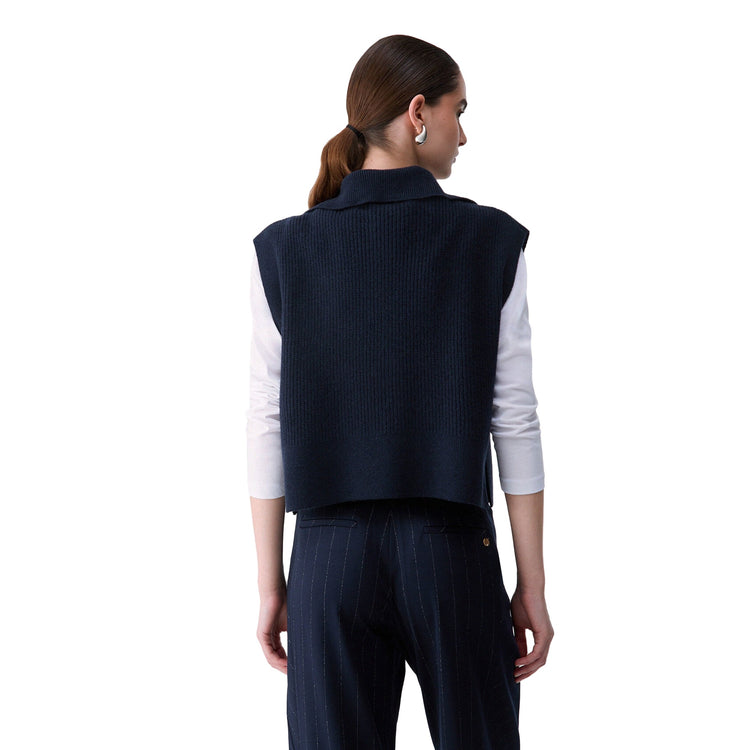 Gilet in maglia Donna con gioiello blu scuro modella retro