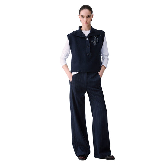 Gilet in maglia Donna con gioiello blu scuro modella intera frontale